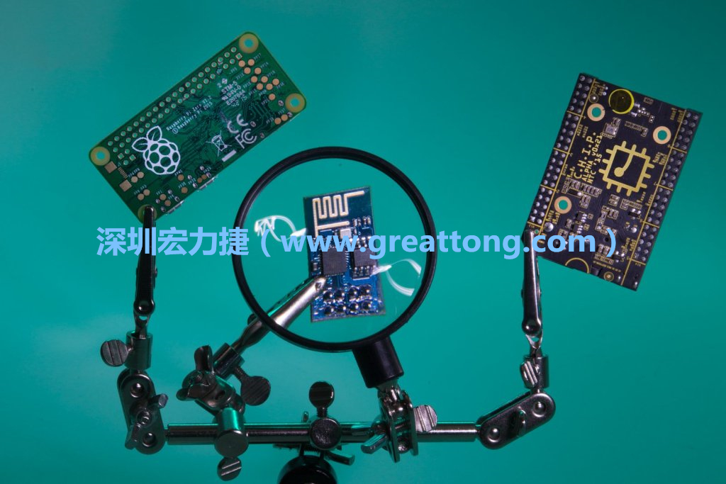 A Raspberry Pi Zero、ESP8266和CHIP。